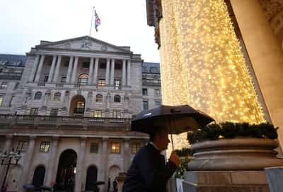 Image for Bank of England holds rates, spells out inflation risks from war