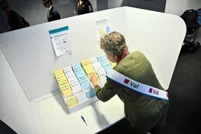 Image for Sweden's election tightens with 11 days to go, TV4 poll shows