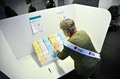 Image for Sweden's election tightens with 11 days to go, TV4 poll shows
