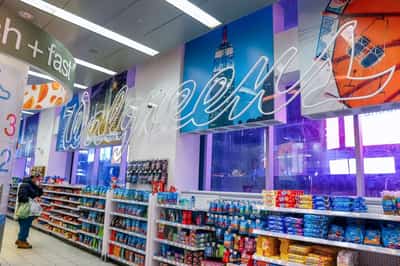 Image for Walgreens slashes dividend even as Q1 profit beats estimates