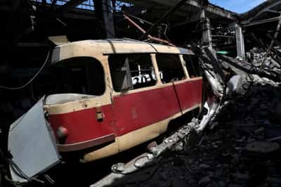 Image for Ukraine defies Russian ultimatum for eastern city, NATO urged to send more weapons
