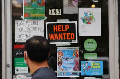 Image for US job openings rise in October, layoffs decrease