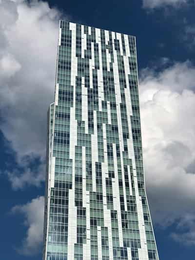 Image for Pakistan's largest conglomerate Engro Corp eyes tower sharing expansion with Veon tie-up