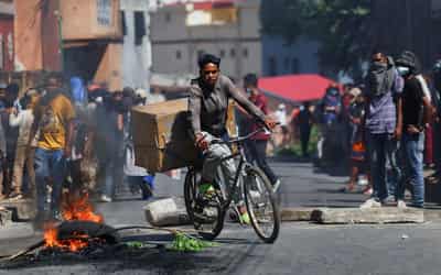 Image for Madagascar president holds talks spurned by protesters