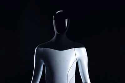 Image for Factbox-The challenges automakers, and now Tesla, face with humanoid robots
