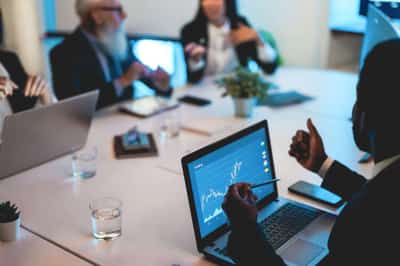 Image for How to Hedge Business Finances Against Financial Risks