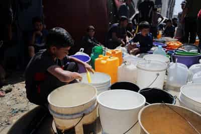 Image for Israeli attacks kill 44 Palestinians in Gaza, UN warns of water shortage