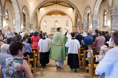 Image for A future pope will 'welcome us back', says priest from excommunicated Catholic sect