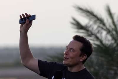 Image for How Musk's tactics left investors clamoring for SpaceX stock and ignoring risks
