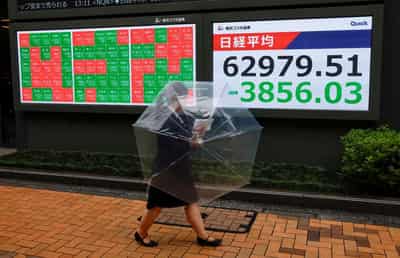 Image for Stocks mixed as oil prices pause climb but yields hover near highs