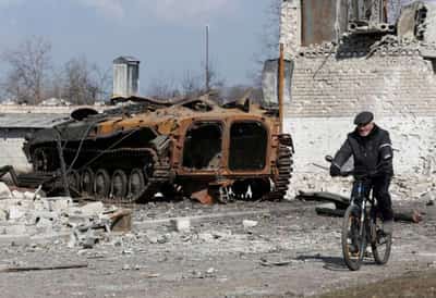 Image for Ukraine says ‘Battle of Donbas’ has begun, Russia pushing in east