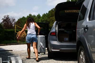 Image for People allowed back home in southwestern France as fire weakens
