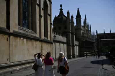 Image for England had 4,500 heat-related deaths during record-breaking 2022 – official data