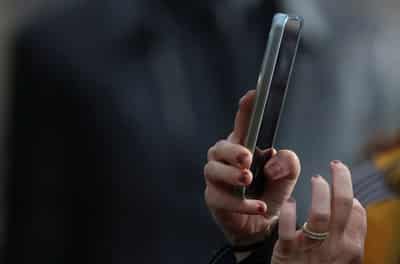 Image for Britain asks parents: Should social media be banned for under-16s?