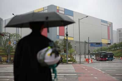 Image for Morning Bid: Samsung Electronics' wage drama not over yet
