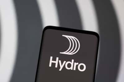 Image for Exclusive-Norsk Hydro declares new force majeure on Qatar aluminium