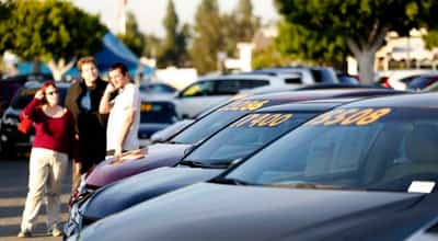 Image for AutoNation gets a bumpy ride as investors worry about U.S. consumers