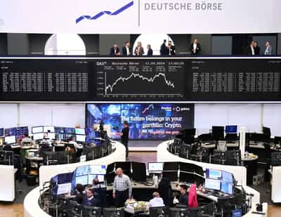 Image for Industrials boost STOXX 600 as earnings season rolls in