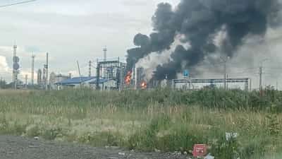 Image for Russia's largest oil refinery halts processing after drone attack, sources say