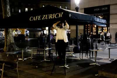Image for Fall in euro zone Nov business activity adds to recession expectations -PMI