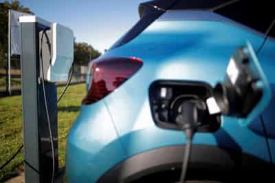 Image for European car sales rise 15% in July, EVs up nearly 61%