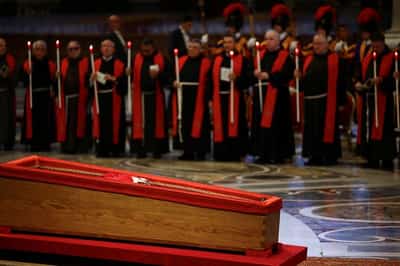 Image for Pope Francis died quickly and without suffering, his doctor says