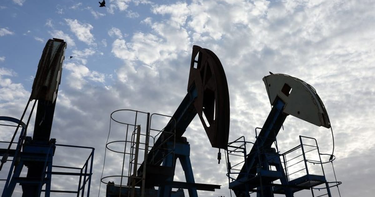 Oil hits 3-week high on Middle East supply concerns amid war impasse