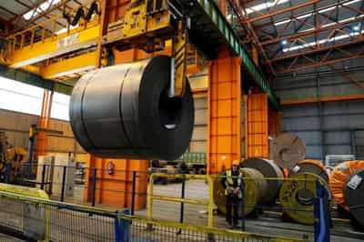 Image for ArcelorMittal increases buyback program, sees global steel dip