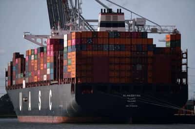 Image for Britain delays full post-Brexit import checks until late 2023
