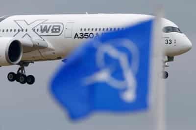 Image for AerCap to buy GE&#8217;s aircraft leasing unit in $30 billion deal