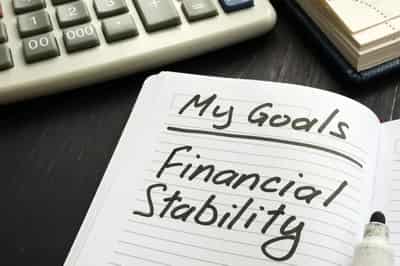 Image for Personal Finance in 2025: Adapting to Uncertainty & Innovation