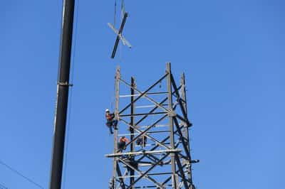Image for Germany should consider splitting power market, EU network operators say