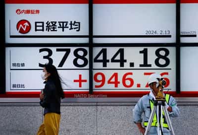 Image for Euro, French bonds and stocks struggle on election uncertainty