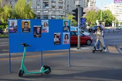 Image for Romanian hard-right leader clear winner in first-round presidential vote