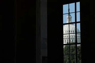 Image for Senate panel approves $500 million aid for Ukraine in defense bill