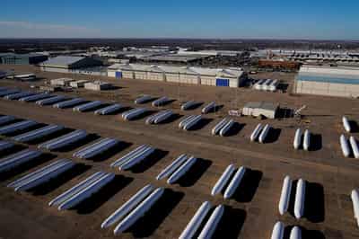 Image for US Commerce-assisted foreign contracts jump to $244 billion in 2025 on Boeing order gains
