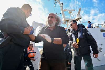 Image for Bulgaria halts rescue operation for crew of sunken ship