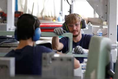 Image for Record numbers resign in France as bargaining power balance shifts -labour ministry