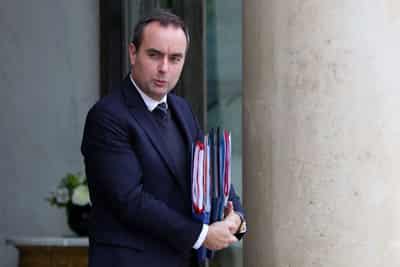 Image for French PM forces full 2026 budget through without vote