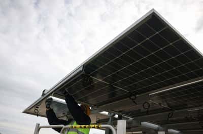 Image for Italy falling behind 2030 energy transition targets, report says