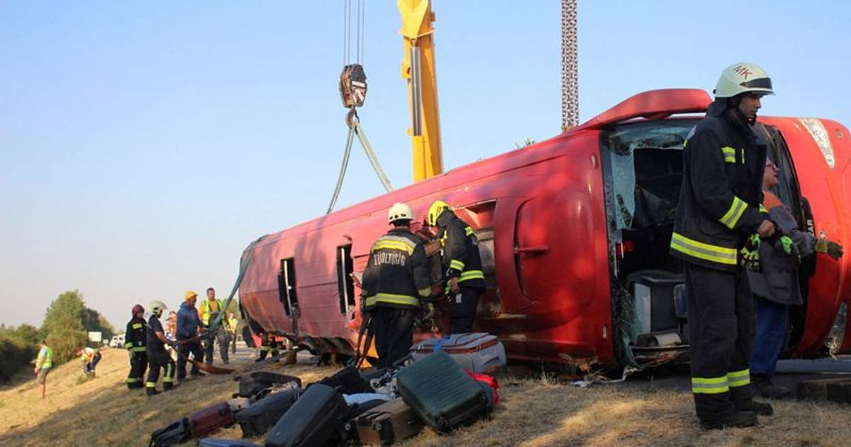 Hungarian prosecutors seek detention of Polish bus driver in fatal crash