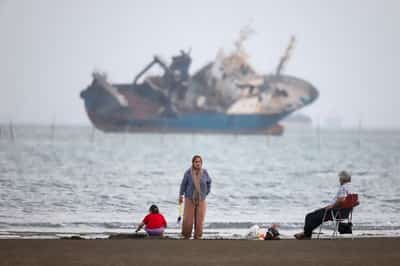 Image for US attacks Iranian coastal sites after Iran launches drones in latest flare-up