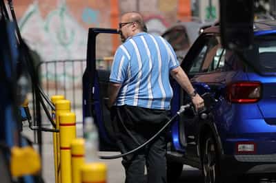 Image for Oil slips on China economic headwinds