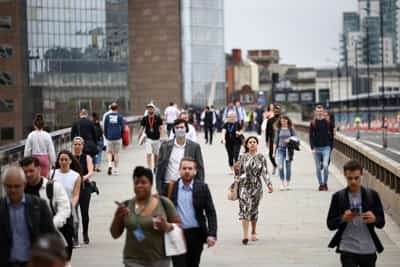 Image for UK economy sputters in January, underlining Reeves' growth challenge