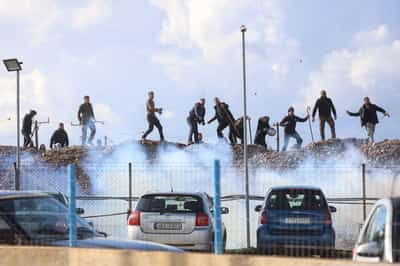 Image for Greek farmers block borders, airport and roads in protest at delayed EU funds