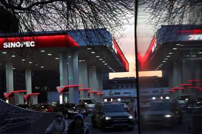 Image for China oil majors resume seeking Russian oil after a 4-month halt, sources say