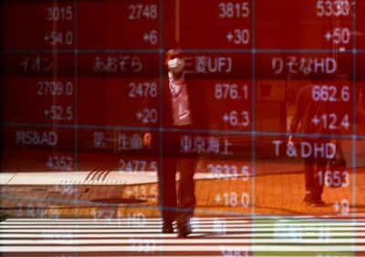 Image for Equities fall as U.S. Treasury yields, dollar stay elevated