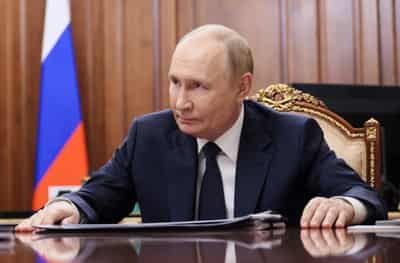 Image for Putin's demand to Ukraine: give up Donbas, no NATO and no Western troops, sources say