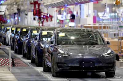 Image for Tesla and others begin record vehicle recall in China