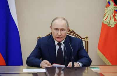 Image for Trump and Putin to meet to discuss Ukraine peace deal in Alaska